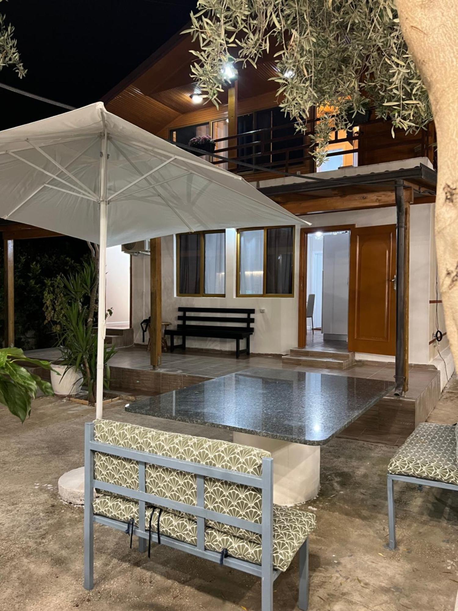 Mone Luxury * Vlorë