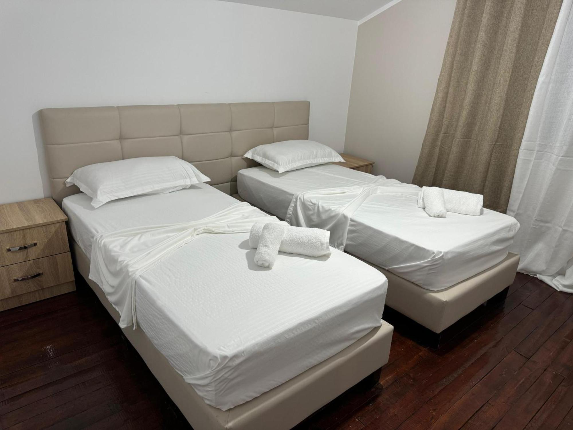 Mone Luxury Wlora